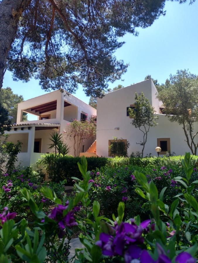 Viviendas Turísticas Vacacionales Allida Es Migjorn Exterior foto