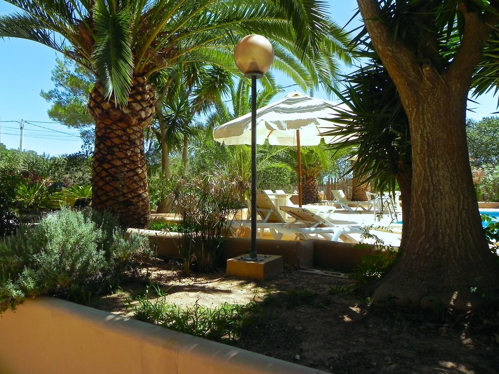Viviendas Turísticas Vacacionales Allida Es Migjorn Exterior foto