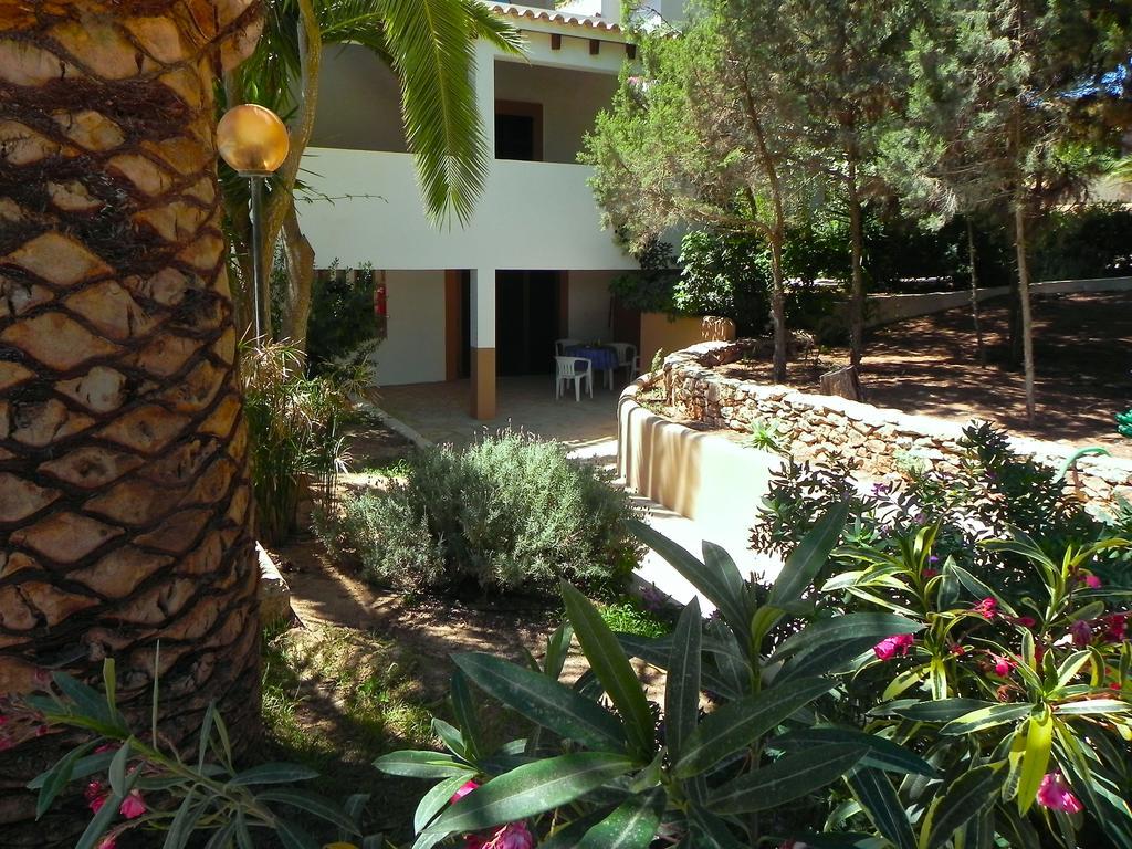 Viviendas Turísticas Vacacionales Allida Es Migjorn Exterior foto