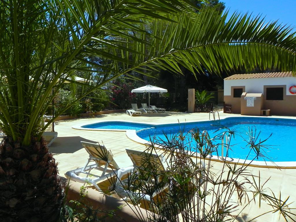 Viviendas Turísticas Vacacionales Allida Es Migjorn Exterior foto