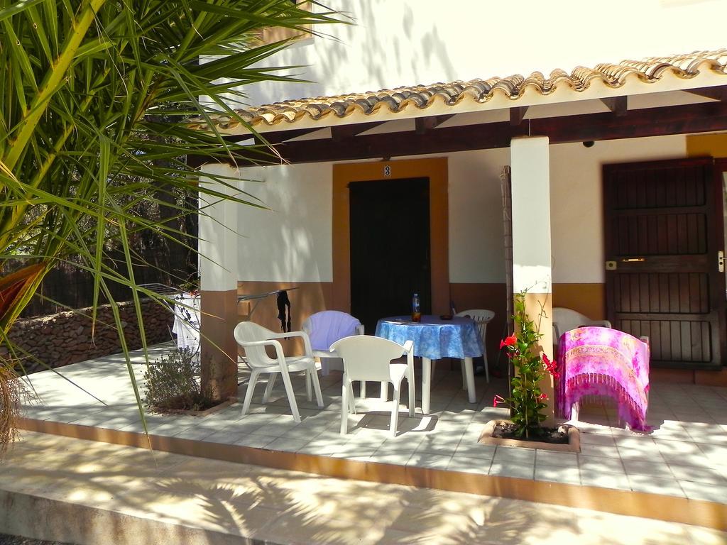 Viviendas Turísticas Vacacionales Allida Es Migjorn Exterior foto