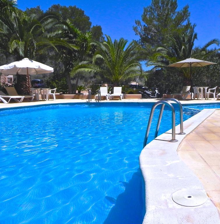 Viviendas Turísticas Vacacionales Allida Es Migjorn Exterior foto