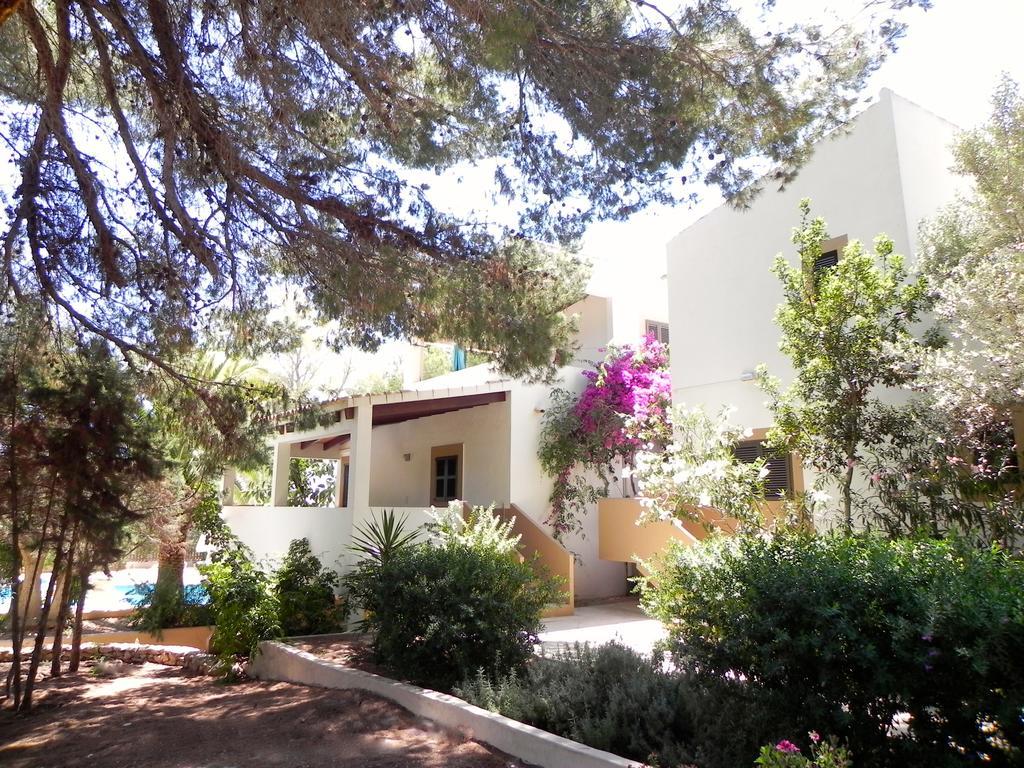 Viviendas Turísticas Vacacionales Allida Es Migjorn Exterior foto