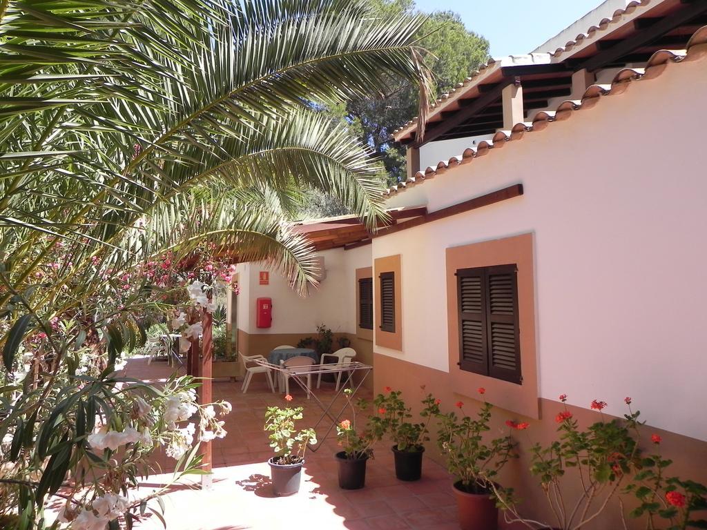 Viviendas Turísticas Vacacionales Allida Es Migjorn Exterior foto