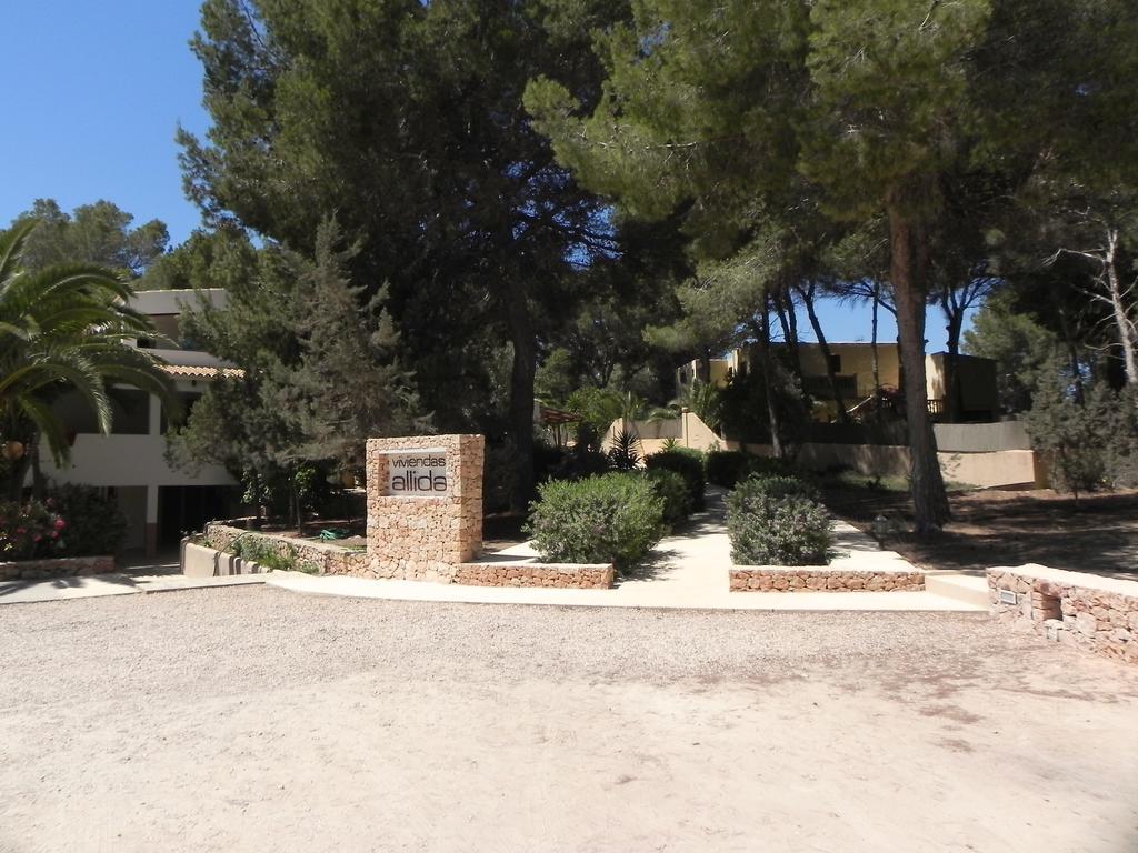 Viviendas Turísticas Vacacionales Allida Es Migjorn Exterior foto