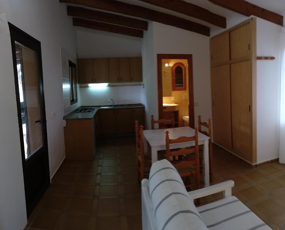 Viviendas Turísticas Vacacionales Allida Es Migjorn Exterior foto